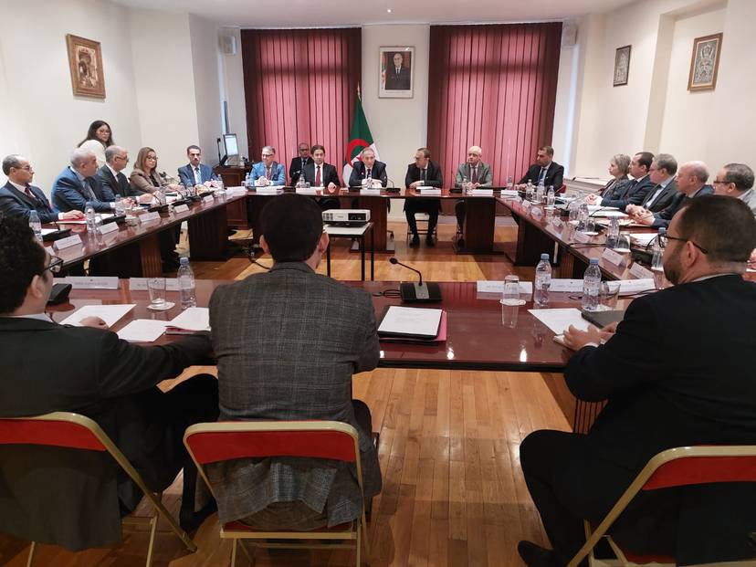 L’Ambassadeur d’Algérie préside une réunion de coordination avec les Chefs de Postes Consulaires en France