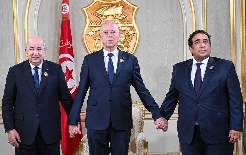 Le Président de la République, Monsieur Abdelmadjid Tebboune prend part à Tunis à la première réunion consultative entre les dirigeants de l'Algérie, la Tunisie et la Libye